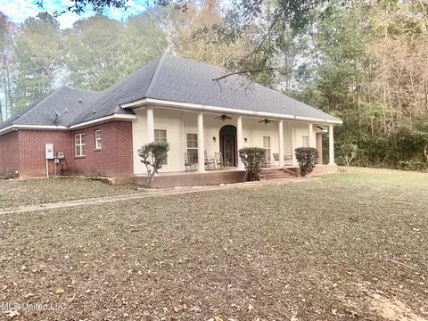 304 Whitetail Ct, Florence, MS 39073
