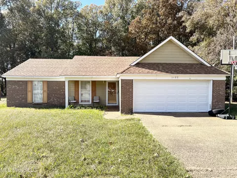 1122 Rolling Hills Dr, New Albany, MS 38652