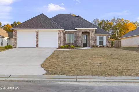 123 Lewis Farms Dr, Madison, MS 39110