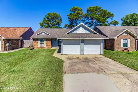 883 Laurelwood Dr, Biloxi, MS 39532