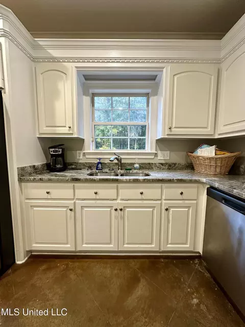 Kitchen - 120 Memory Ln, Magee, MS 39111 photo 4 of 5