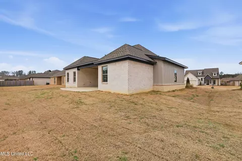 Exterior - 230 Bronson Bnd, Flowood, MS 39232 photo 6 of 8