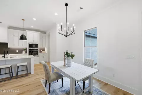 Dining - 230 Bronson Bnd, Flowood, MS 39232 photo 1 of 2