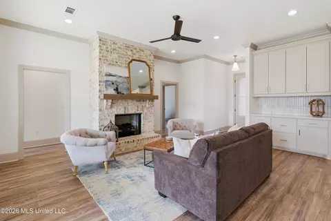 Living - 232 Bronson Bnd, Flowood, MS 39232 photo 1 of 1