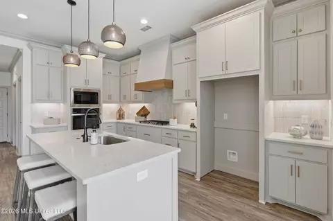 Kitchen - 232 Bronson Bnd, Flowood, MS 39232 photo 3 of 3