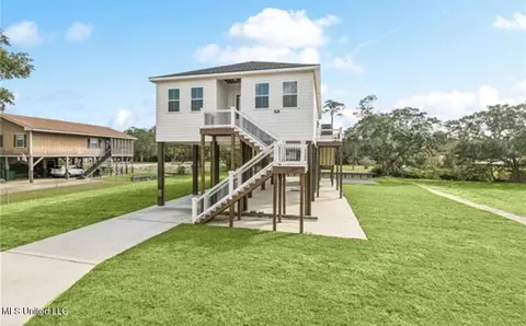 37 Good St, Bay Saint Louis, MS 39520