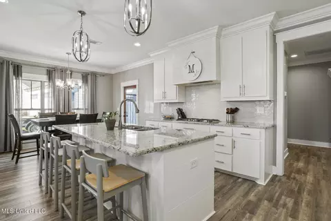 Kitchen - 806 Long Leaf Cir, Brandon, MS 39042 photo 3 of 7