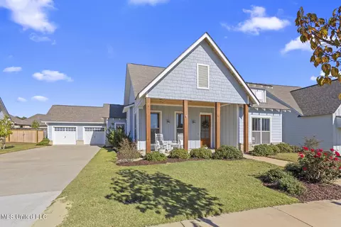 Exterior - 806 Long Leaf Cir, Brandon, MS 39042 photo 2 of 9