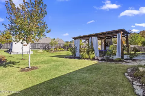Exterior - 806 Long Leaf Cir, Brandon, MS 39042 photo 5 of 9