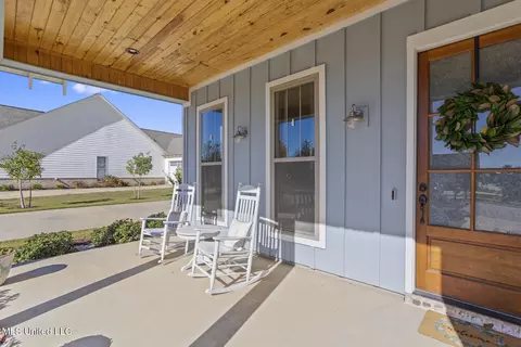 Exterior - 806 Long Leaf Cir, Brandon, MS 39042 photo 3 of 9