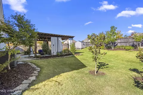 Exterior - 806 Long Leaf Cir, Brandon, MS 39042 photo 7 of 9