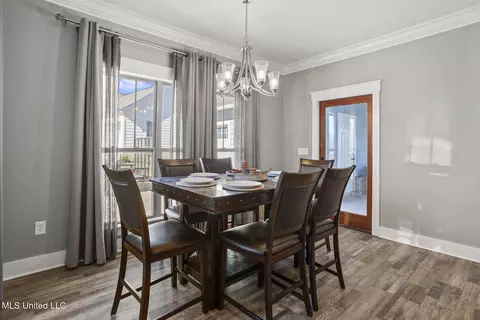 Dining - 806 Long Leaf Cir, Brandon, MS 39042 photo 1 of 1