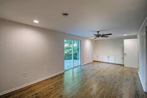 Living - 2256 N Cheryl Dr, Jackson, MS 39211 photo 6 of 7