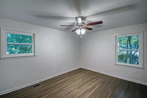 Bedroom - 2256 N Cheryl Dr, Jackson, MS 39211 photo 5 of 7