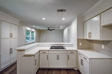 Kitchen - 2256 N Cheryl Dr, Jackson, MS 39211 photo 3 of 6