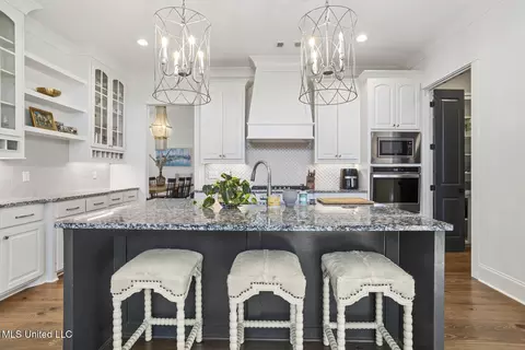 Kitchen - 193 Grace Dr, Flowood, MS 39232 photo 4 of 5