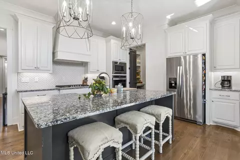 Kitchen - 193 Grace Dr, Flowood, MS 39232 photo 3 of 5