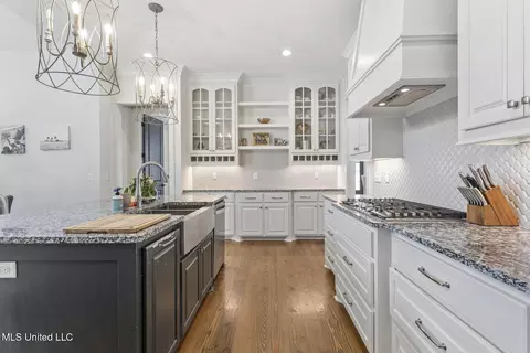 Kitchen - 193 Grace Dr, Flowood, MS 39232 photo 5 of 5