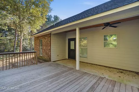 Exterior - 1028 Antler Dr, Summit, MS 39666 photo 4 of 5