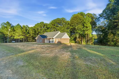 Exterior - 1028 Antler Dr, Summit, MS 39666 photo 2 of 5