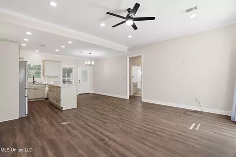 Living - 1028 Antler Dr, Summit, MS 39666 photo 1 of 3