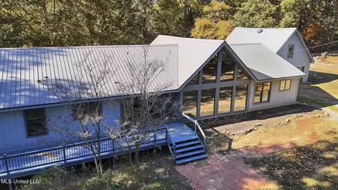 1766 Peyton Rd, Coldwater, MS 38618