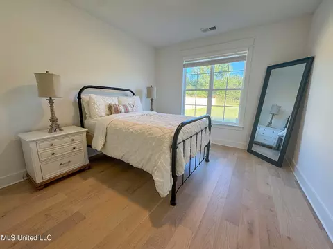 Bedroom - 5146 Watson View Dr, Nesbit, MS 38651 photo 2 of 3