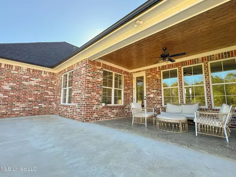 Exterior - 5146 Watson View Dr, Nesbit, MS 38651 photo 2 of 9