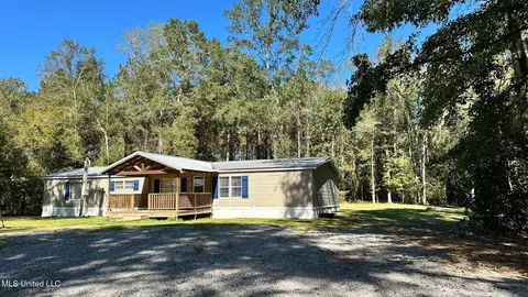 203 Goodman Rd, Pelahatchie, MS 39145