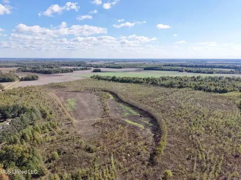 Walnut Lake Road, Dundee, MS 38626