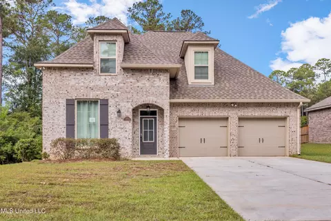 6991 Osprey Dr, Ocean Springs, MS 39564