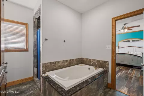 Bath - 2027 Chapel Dr, Summit, MS 39666 photo 2 of 4
