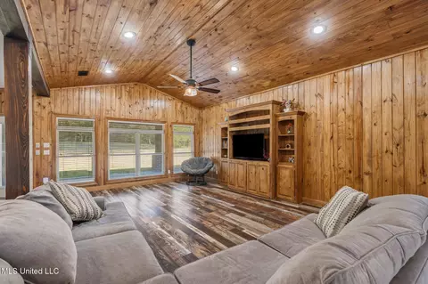 Living - 2027 Chapel Dr, Summit, MS 39666 photo 1 of 1