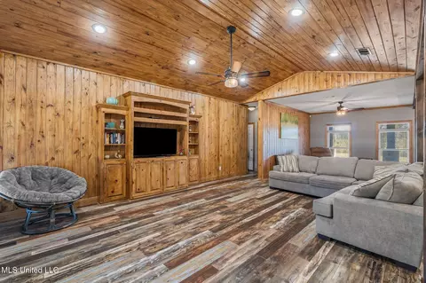 Other - 2027 Chapel Dr, Summit, MS 39666 photo 4 of 12