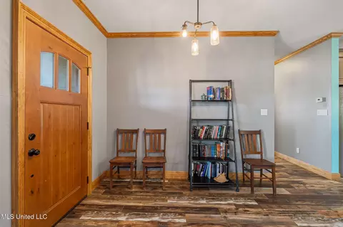 Entry Way - 2027 Chapel Dr, Summit, MS 39666 photo 1 of 2