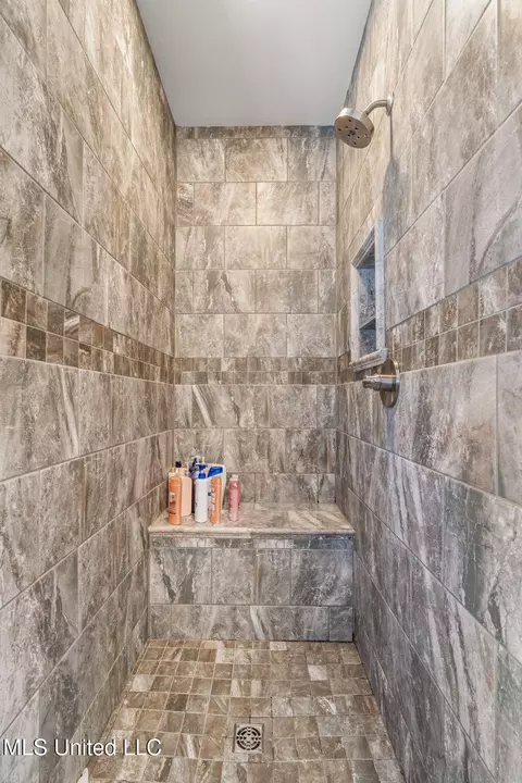 Bath - 2027 Chapel Dr, Summit, MS 39666 photo 3 of 4