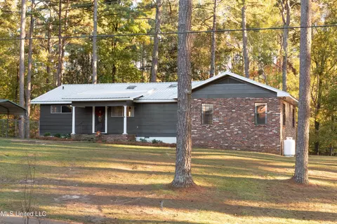 105 Country Club Rd, Florence, MS 39073