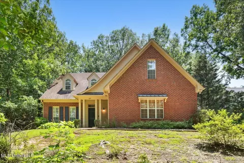 6193 Spring Hill Dr, Olive Branch, MS 38654