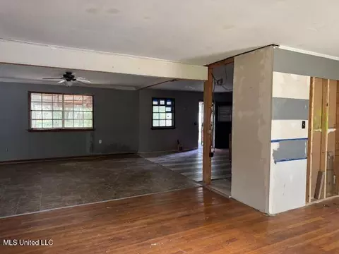 414 Colonial Cir, Jackson, MS 39211 photo 4