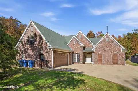 Exterior - 10988 W Commerce St, Hernando, MS 38632 photo 7 of 7