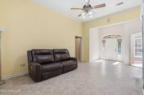 Living - 10988 W Commerce St, Hernando, MS 38632 photo 3 of 3