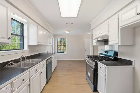 Kitchen - 602 Stones Throw Ln, Brookhaven, MS 39601 photo 1 of 3