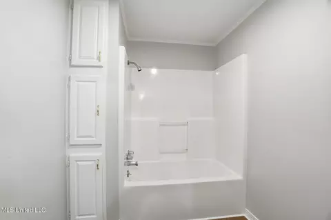 Bath - 602 Stones Throw Ln, Brookhaven, MS 39601 photo 3 of 3
