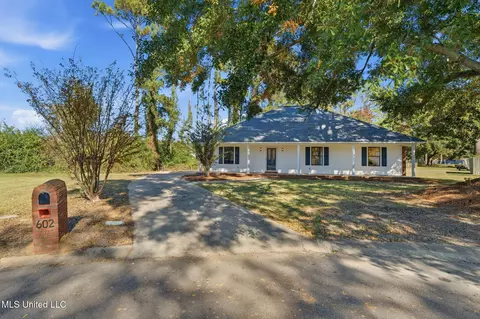 602 Stones Throw Ln, Brookhaven, MS 39601