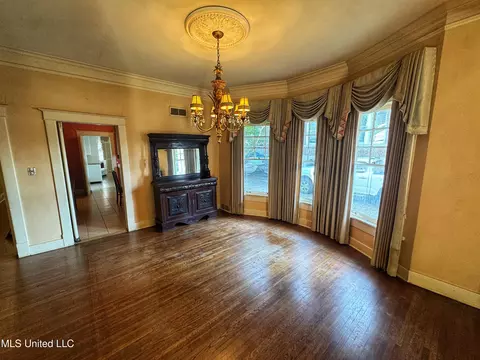 Dining - 118 N Cassidy St, Sumner, MS 38957 photo 2 of 5