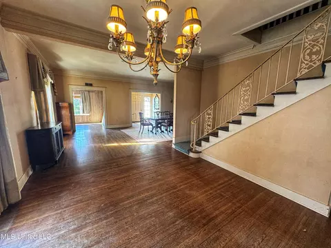 Dining - 118 N Cassidy St, Sumner, MS 38957 photo 3 of 5