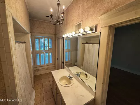 Bath - 118 N Cassidy St, Sumner, MS 38957 photo 3 of 4