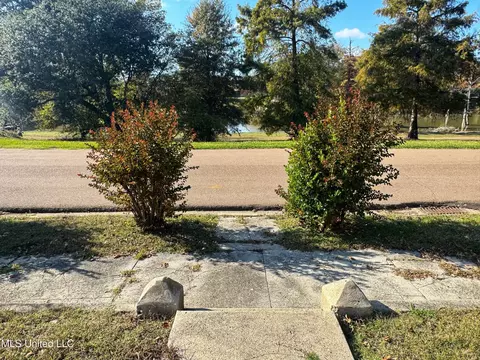 Exterior - 118 N Cassidy St, Sumner, MS 38957 photo 2 of 4