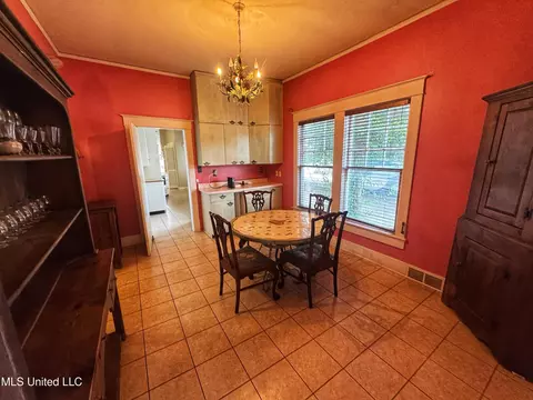 Dining - 118 N Cassidy St, Sumner, MS 38957 photo 4 of 5