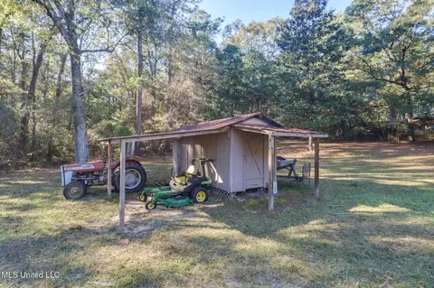 Exterior - 210 N Mcgregor St, Wiggins, MS 39577 photo 3 of 4